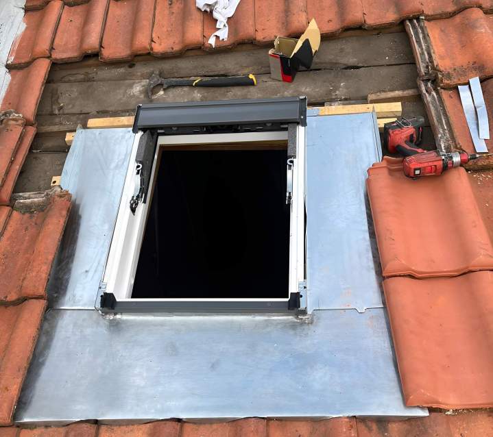 Installation professionnelle de fenêtres de toit et Velux